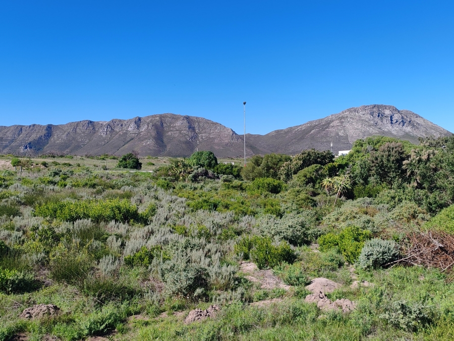 7 Bedroom Property for Sale in Perlemoenbaai Western Cape